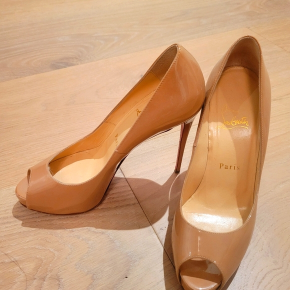 Shoes - Picture 1 of 2